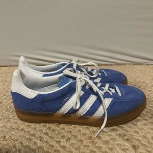 Light Blue Adidas Gazelles - Women’s  7.5